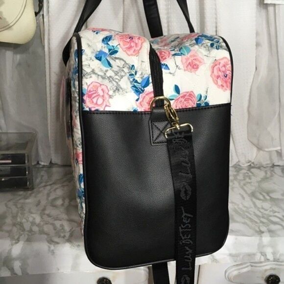 NWT BETSEY JOHNSON FLORAL QUILTED WEEKENDER BAG COTTAGECORE TRAVEL VACATION‎ - Picture 6 of 13